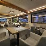 Hotel Bucaneve