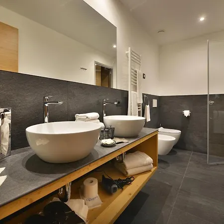 Hotell Bucaneve 4*