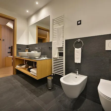Hotell Bucaneve 4*