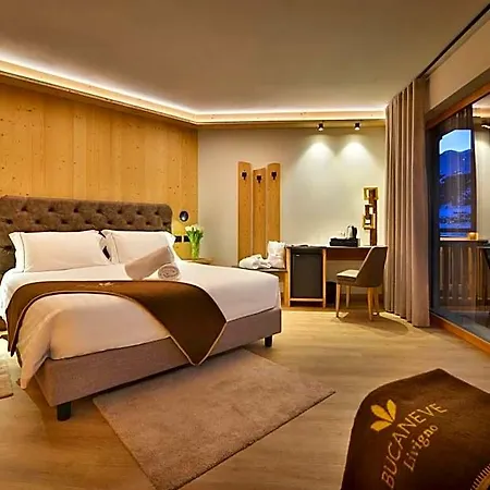 Отель Bucaneve 4*